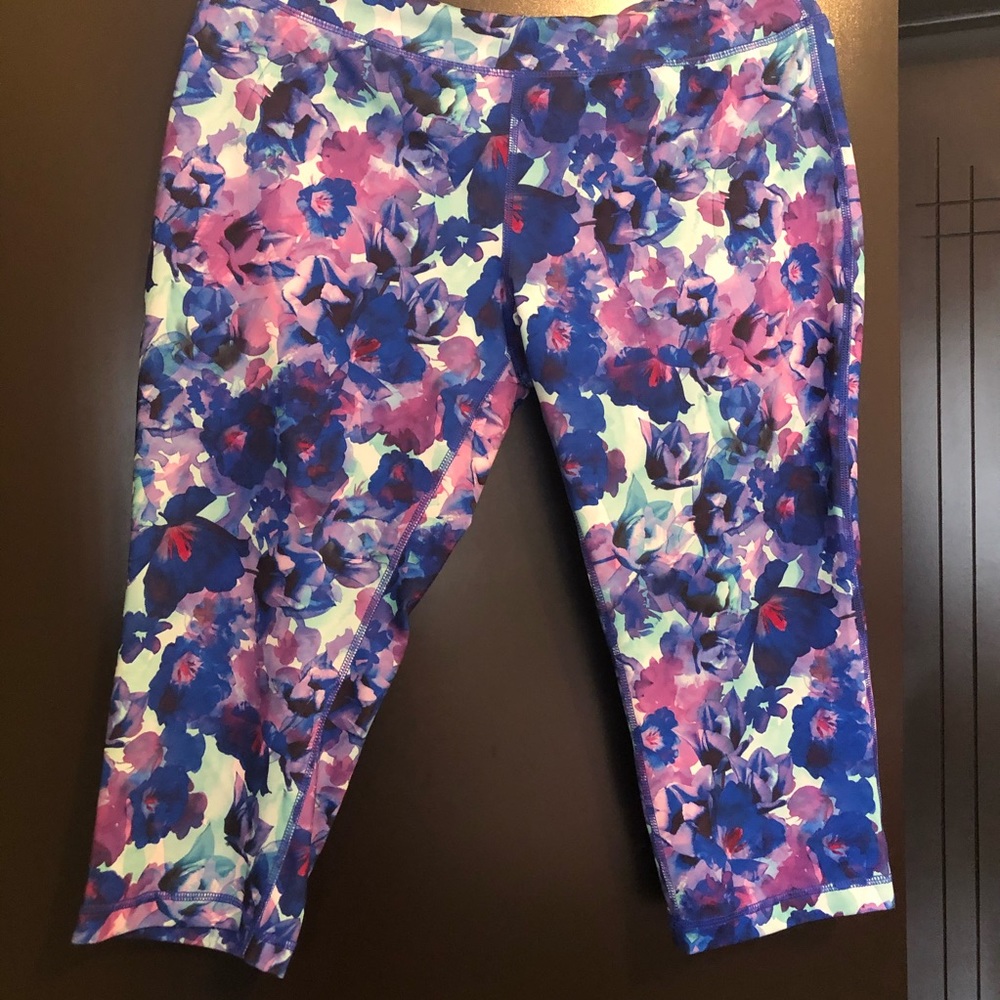 Capri yoga pants